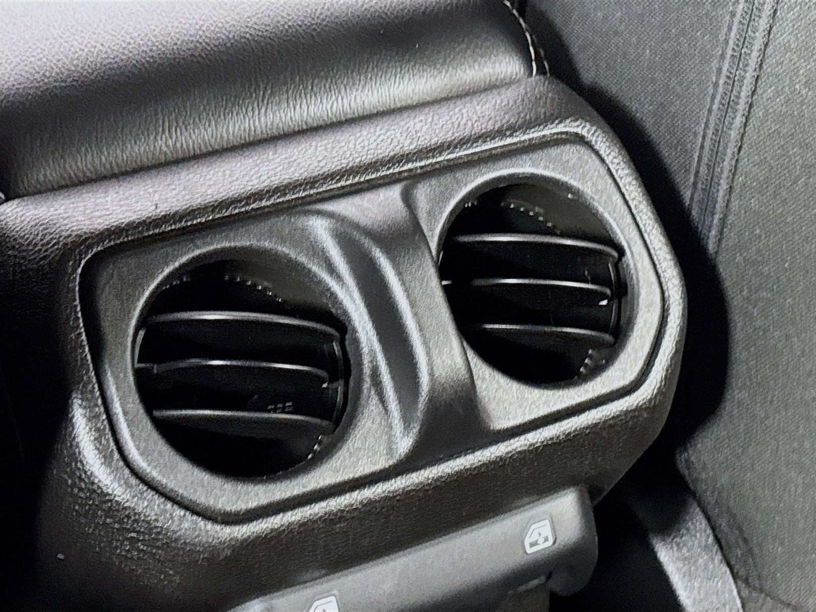 Used 2020 Jeep Wrangler Unlimited Sahara AWD/4WD image 23