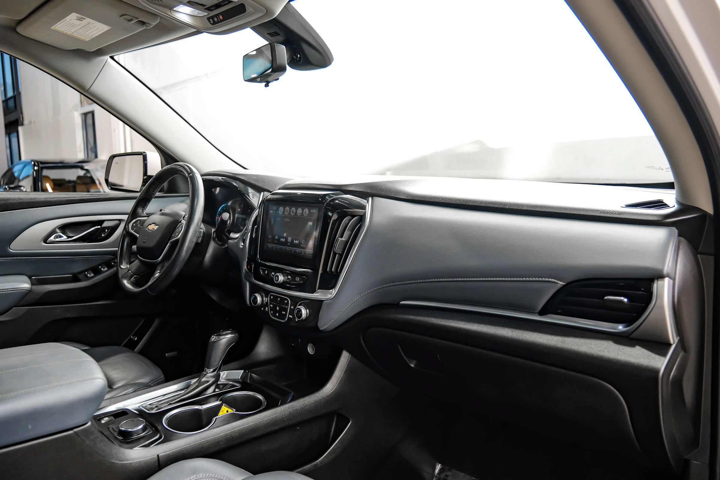 Used 2018 Chevrolet Traverse LT FWD image 15