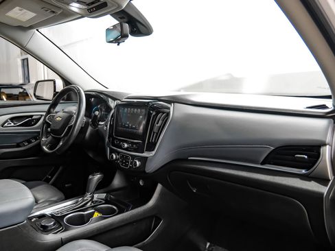 Used 2018 Chevrolet Traverse LT FWD image 15
