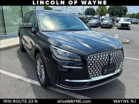 Certified 2025 Lincoln Corsair AWD w/ Equipment Group 101A image 10