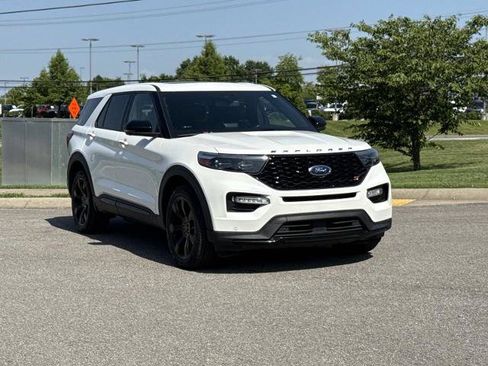 Certified 2022 Ford Explorer ST w/ Equipment Group 401A AWD/4WD image 3