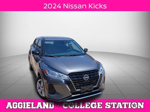 Used 2024 Nissan Kicks S FWD image 2