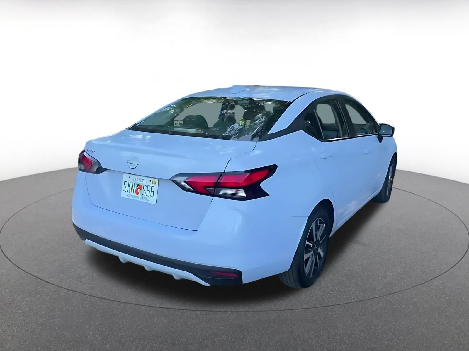 Used 2025 Nissan Versa SV FWD image 13