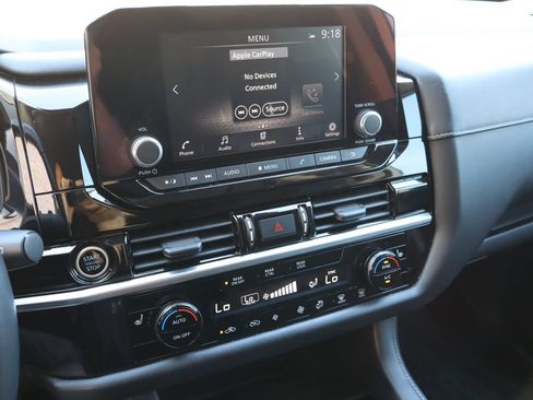 Used 2022 Nissan Pathfinder SV FWD image 7