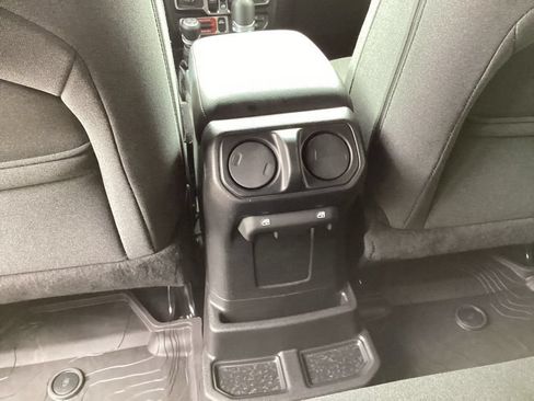 Used 2024 Jeep Wrangler Unlimited AWD/4WD image 49