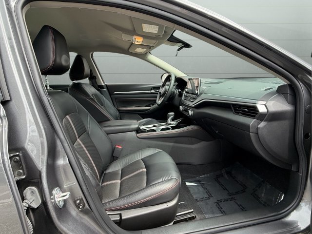 Used 2023 Nissan Altima 2.5 SR FWD image 16