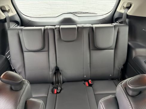 Certified 2023 Subaru Ascent Touring AWD/4WD image 21