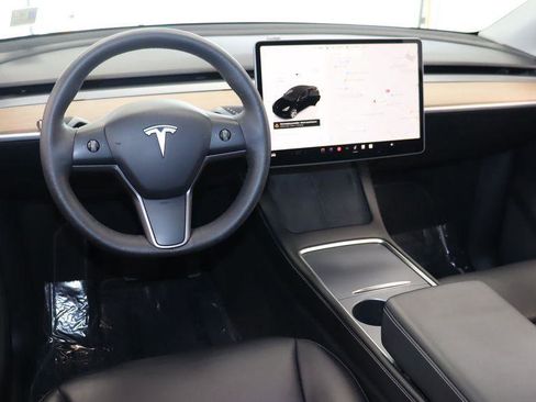 Used 2022 Tesla Model Y Long Range AWD/4WD image 28