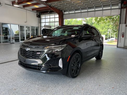 Used 2023 Chevrolet Equinox RS FWD image 4