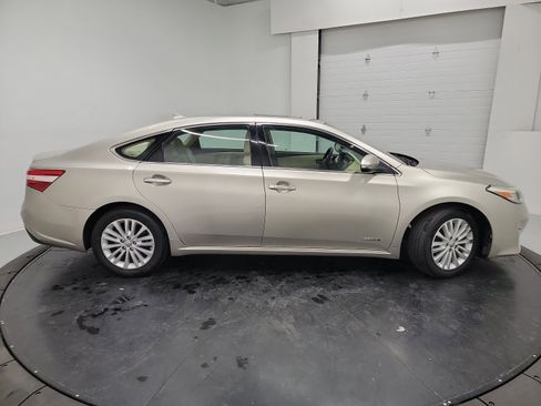 Used 2014 Toyota Avalon Limited image 11