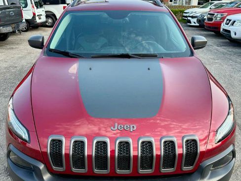 Used 2017 Jeep Cherokee Trailhawk w/ Comfort/Convenience Group AWD/4WD image 10