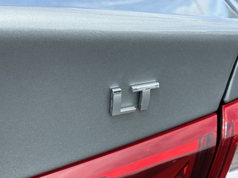 Used 2023 Chevrolet Malibu LT FWD image 12