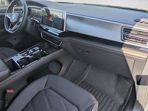 Used 2024 Volkswagen Atlas Cross Sport SE AWD/4WD image 20