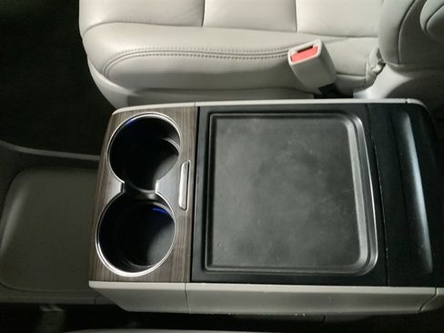 Used 2015 Toyota Sienna XLE image 35