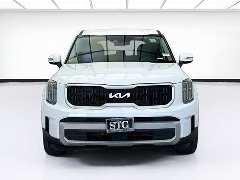 Used 2024 Kia Telluride LX FWD image 2