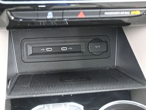 Used 2023 Volkswagen Atlas SEL Premium image 25