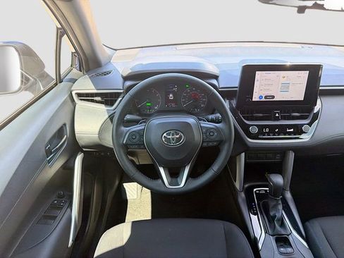 Used 2023 Toyota Corolla Cross AWD Hybrid image 16