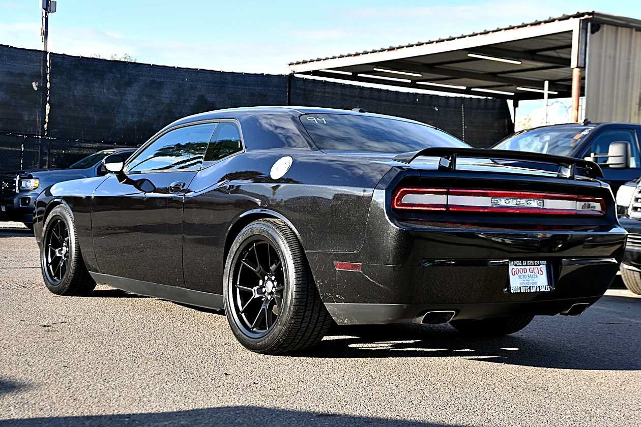Used 2011 Dodge Challenger R/T RWD image 5