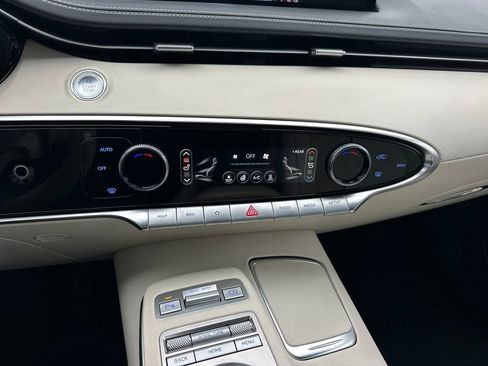 Used 2025 Genesis Electrified GV70 Advanced w/ Prestige Package image 21