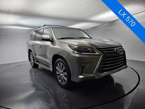 Used 2017 Lexus LX 570 4WD w/ Luxury Package image 2