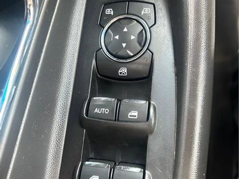 Used 2014 Ford Taurus SEL image 17