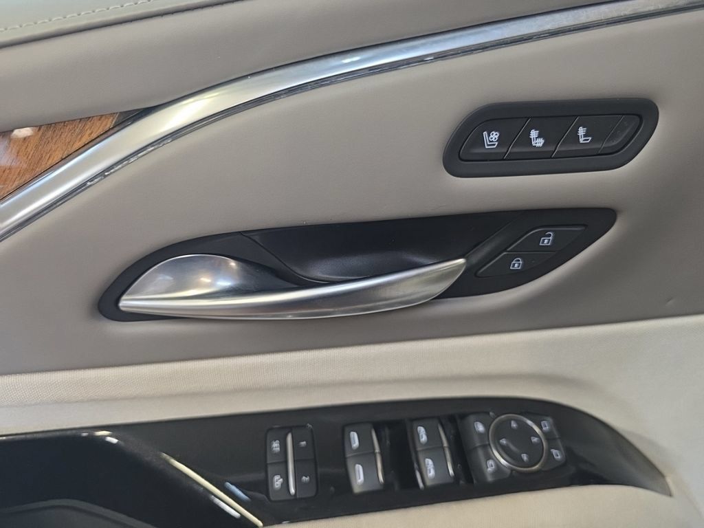 Used 2023 Cadillac Escalade Sport Platinum AWD/4WD image 37
