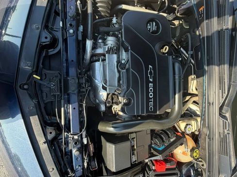 Used 2016 Chevrolet Malibu LT FWD image 23