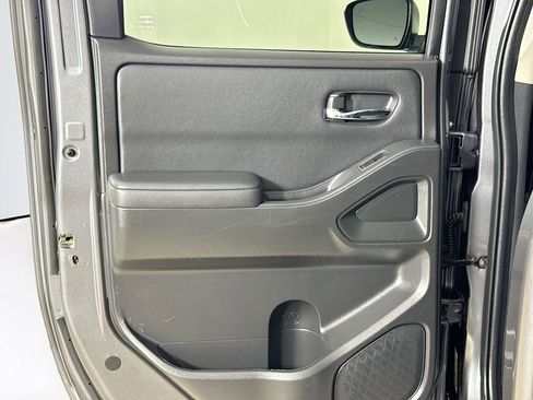 Used 2022 Nissan Frontier SV image 21