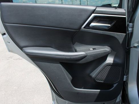 Used 2022 Mitsubishi Outlander SE image 37