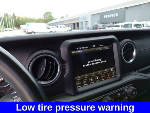 Used 2022 Jeep Gladiator Overland w/ Popular Equipment Package AWD/4WD image 20