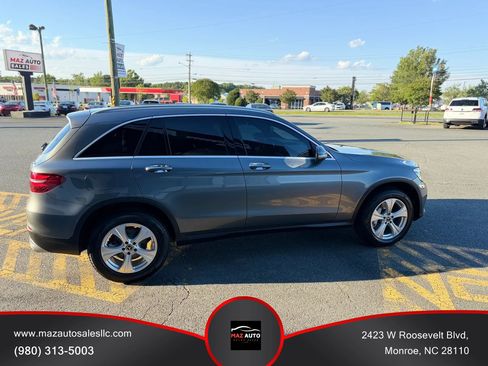 Used 2019 Mercedes-Benz GLC 300 4MATIC image 4