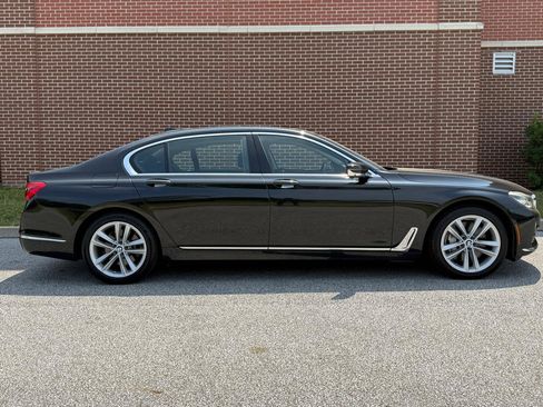 Used 2017 BMW 750i xDrive AWD/4WD image 14