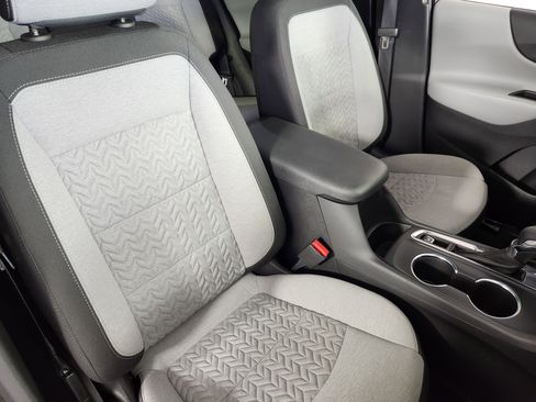 Used 2023 Chevrolet Equinox LS AWD/4WD image 10