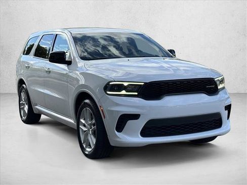 Used 2023 Dodge Durango GT image 3