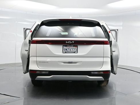 Used 2024 Kia Carnival LX image 45