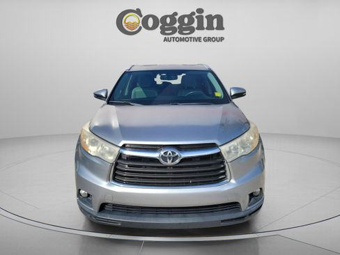 Used 2014 Toyota Highlander XLE FWD image 5