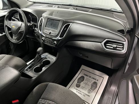 Used 2023 Chevrolet Equinox LT image 3