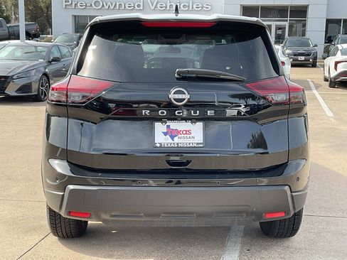 Used 2025 Nissan Rogue SV image 6