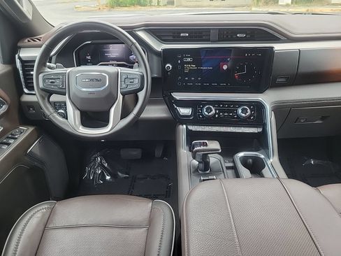 Used 2025 GMC Sierra 1500 Denali w/ Denali Reserve Package AWD/4WD image 19