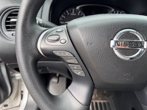 Used 2019 Nissan Pathfinder S image 28