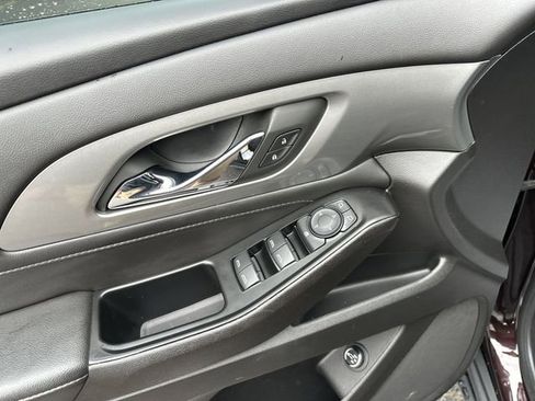 Used 2023 Chevrolet Traverse LT AWD/4WD image 17