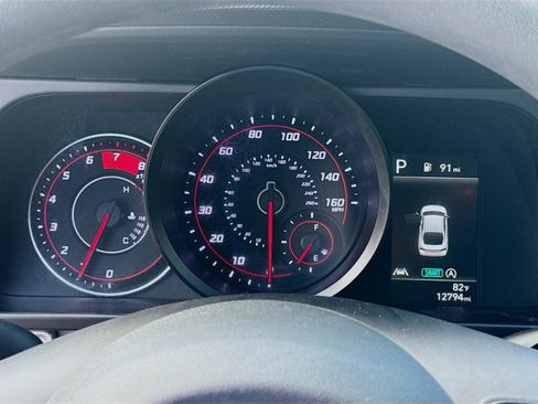 Used 2023 Hyundai Elantra SE image 9