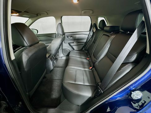 Used 2025 Nissan Rogue SL FWD image 29