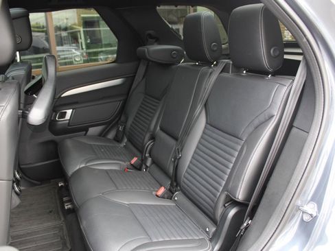 Certified 2025 Land Rover Discovery Dynamic SE image 41