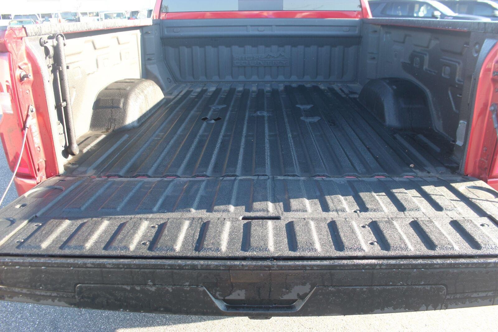Used 2022 Chevrolet Silverado 2500 High Country w/ Z71 Off-Road Package AWD/4WD image 13
