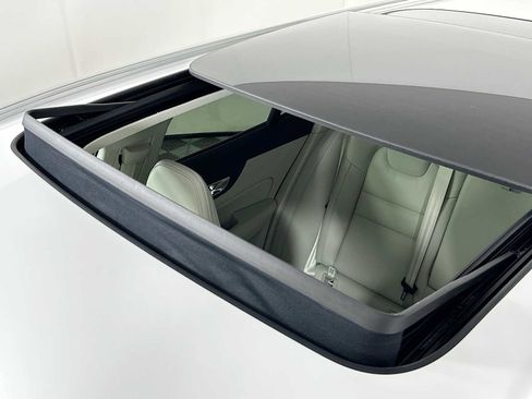 New 2026 Volvo V60 B5 Cross Country Ultra w/ Climate Package image 19