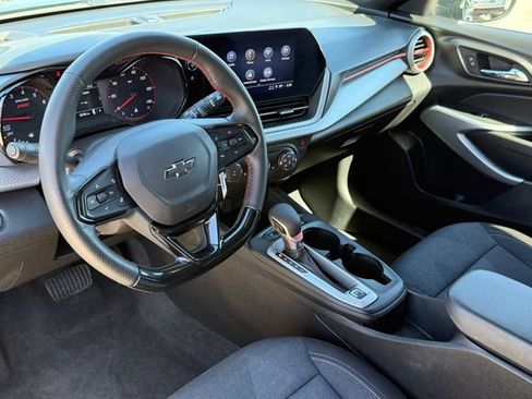 Used 2025 Chevrolet Trax RS w/ Driver Confidence Package image 11