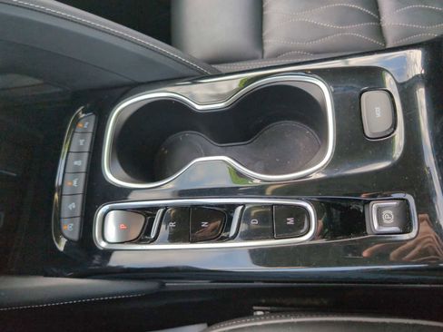 Used 2023 Buick Envision Avenir image 16