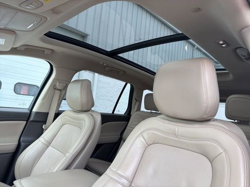 Used 2020 Lincoln Aviator Reserve w/ Equipment Group 201A image 16