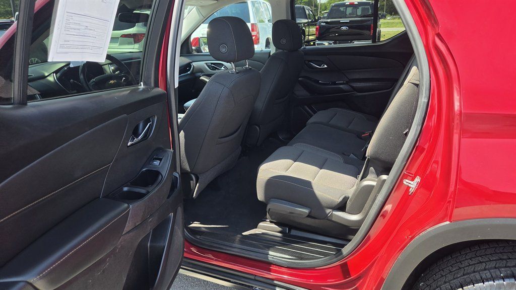 Used 2020 Chevrolet Traverse LT FWD image 9